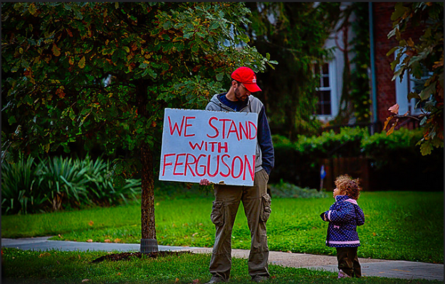 Sidewalk solidarity Tom WES