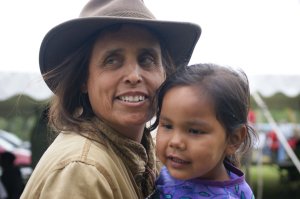 winona_laduke-w-child